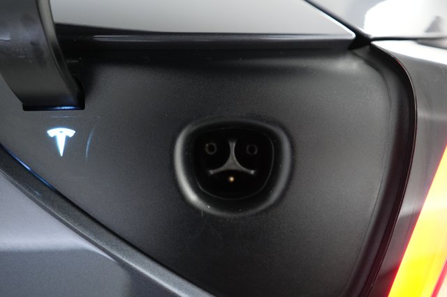 2023 Tesla Model 3 — photo 8 of 26