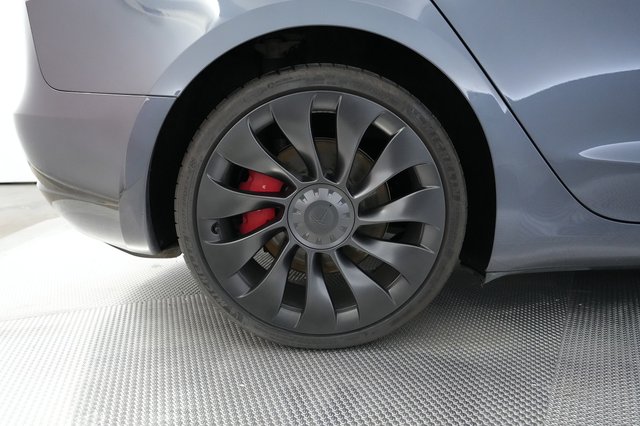 2023 Tesla Model 3 — photo 17 of 26