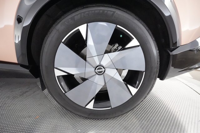 2023 Nissan Ariya — photo 15 of 27