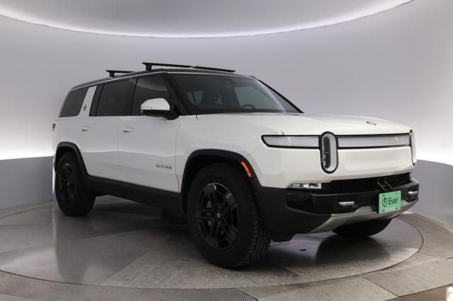 2023 Rivian R1S — photo 10 of 27