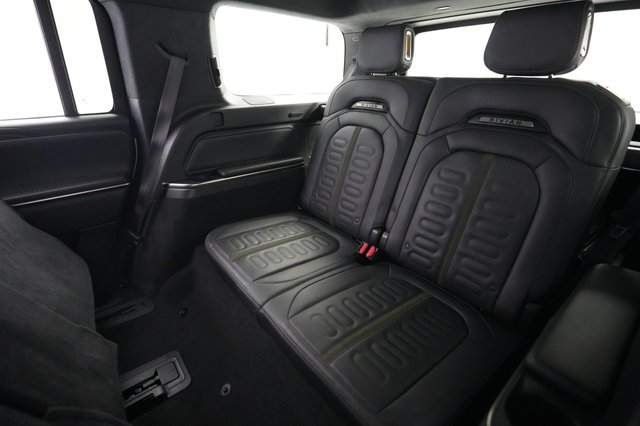 2023 Rivian R1S — photo 20 of 27
