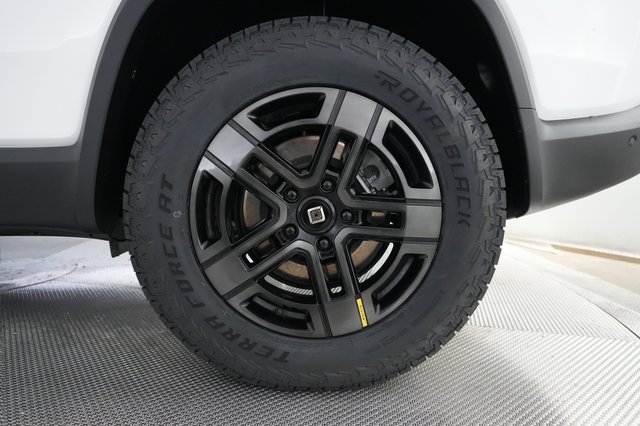 2023 Rivian R1S — photo 7 of 27