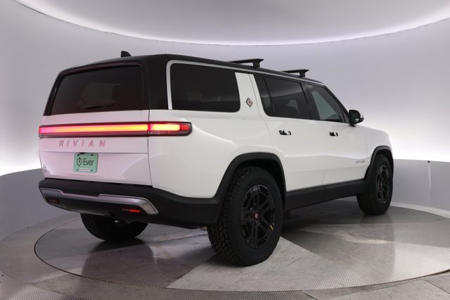 2023 Rivian R1S — photo 2 of 27