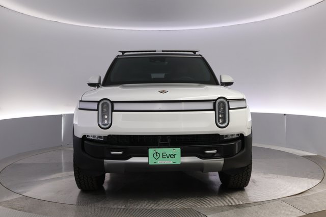 2023 Rivian R1S — photo 9 of 27