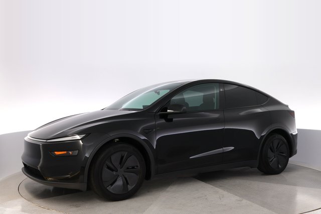 2026 Tesla Model Y — photo 14 of 24