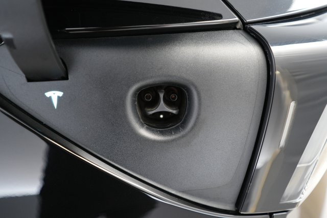 2026 Tesla Model Y — photo 8 of 24