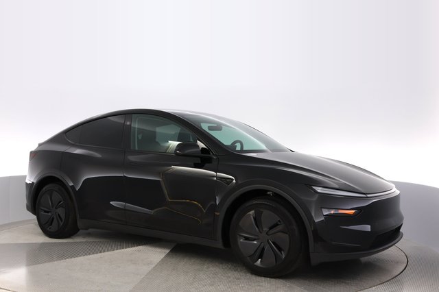 2026 Tesla Model Y — photo 11 of 24