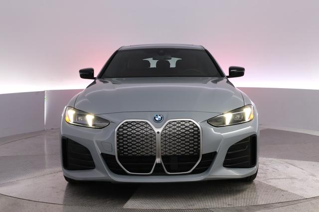 2025 BMW i4 — photo 9 of 23