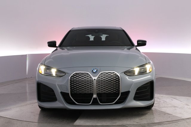 2025 BMW i4 — photo 9 of 23