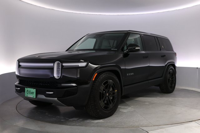 2025 Rivian R1S — VIN 7PDSGBBA4SN057547