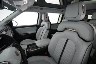 2025 Rivian R1S — photo 3 of 24