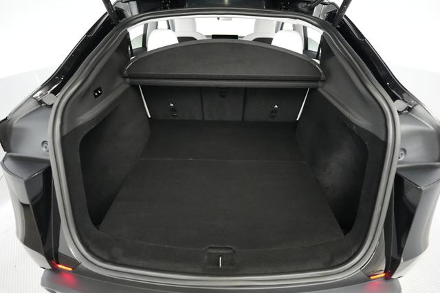 2026 Tesla Model Y — photo 6 of 25