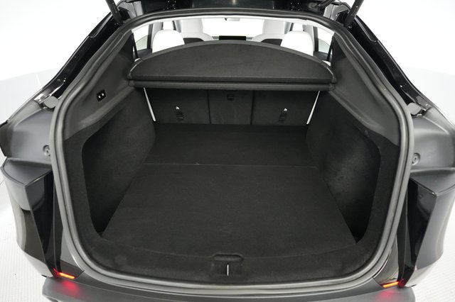 2026 Tesla Model Y — photo 6 of 25
