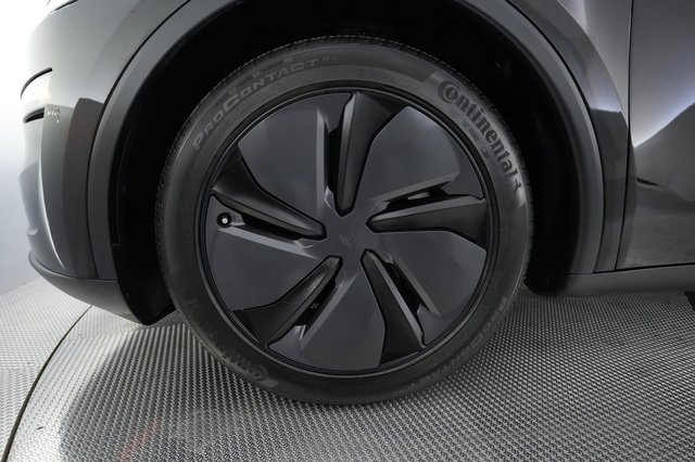 2026 Tesla Model Y — photo 15 of 25