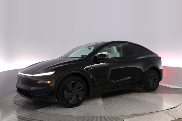 2026 Tesla Model Y — photo 14 of 25