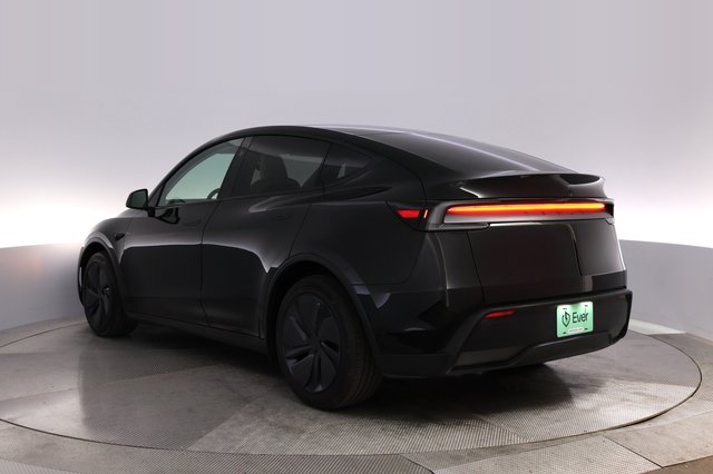 2026 Tesla Model Y — photo 13 of 25