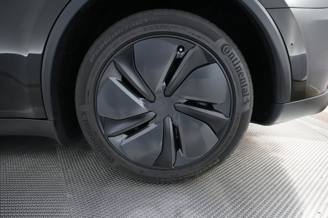 2026 Tesla Model Y — photo 7 of 25