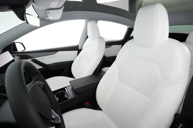 2026 Tesla Model Y — photo 3 of 25