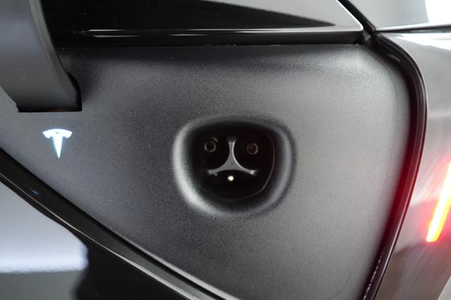 2026 Tesla Model Y — photo 8 of 25