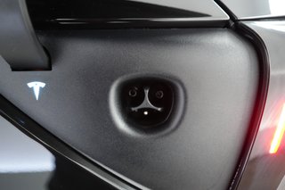 2026 Tesla Model Y — photo 8 of 25