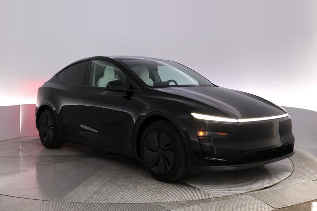2026 Tesla Model Y — photo 10 of 25
