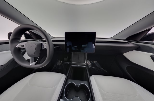 2026 Tesla Model Y — photo 21 of 25