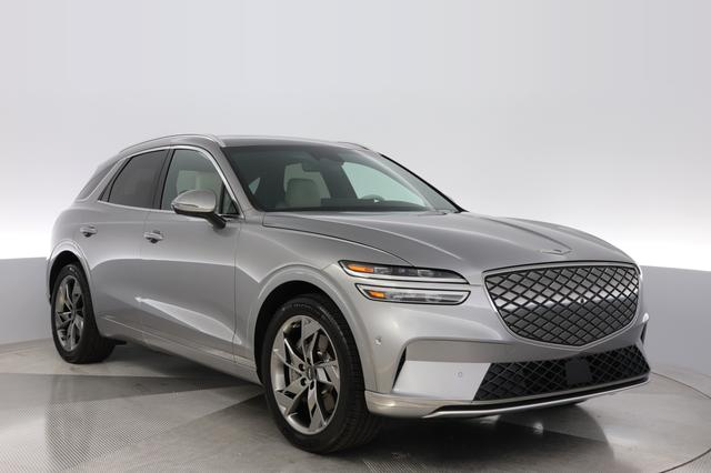 2023 Genesis Electrified GV70 — photo 10 of 24