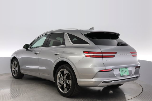 2023 Genesis Electrified GV70 — photo 13 of 24