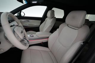 2023 Genesis Electrified GV70 — photo 3 of 24