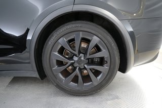 2023 Tesla Model X — photo 7 of 28