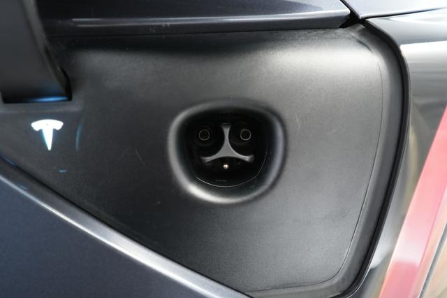2023 Tesla Model Y — photo 8 of 25