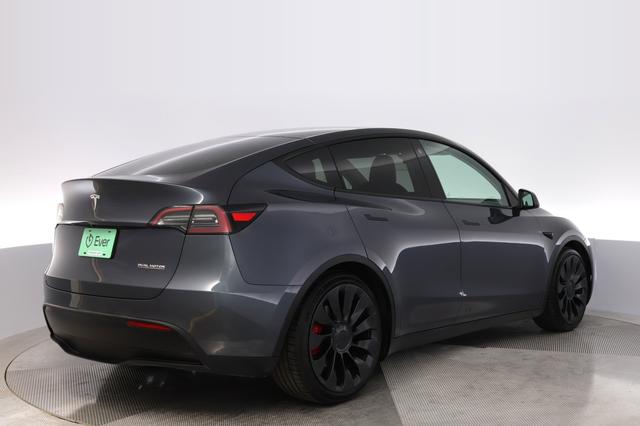 2023 Tesla Model Y — photo 2 of 25