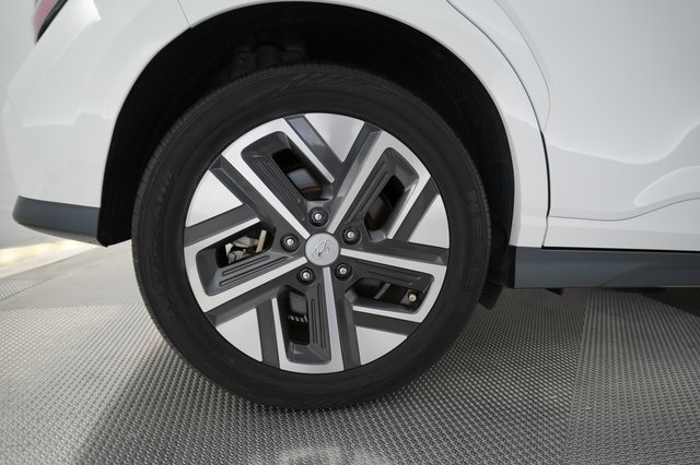 2023 Hyundai Kona Electric — photo 17 of 23