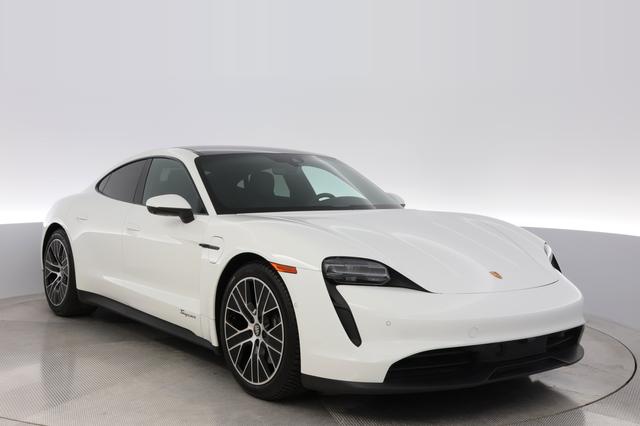 2023 Porsche Taycan — photo 10 of 26