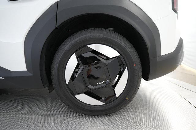 2024 Kia EV9 — photo 15 of 28