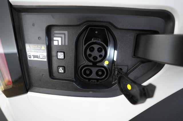 2024 Kia EV9 — photo 8 of 28