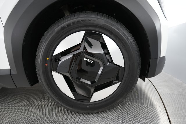 2024 Kia EV9 — photo 17 of 28