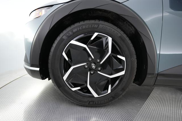 2024 Hyundai IONIQ 5 — photo 7 of 24