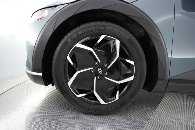 2024 Hyundai IONIQ 5 — photo 7 of 24