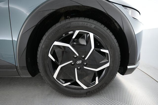 2024 Hyundai IONIQ 5 — photo 16 of 24
