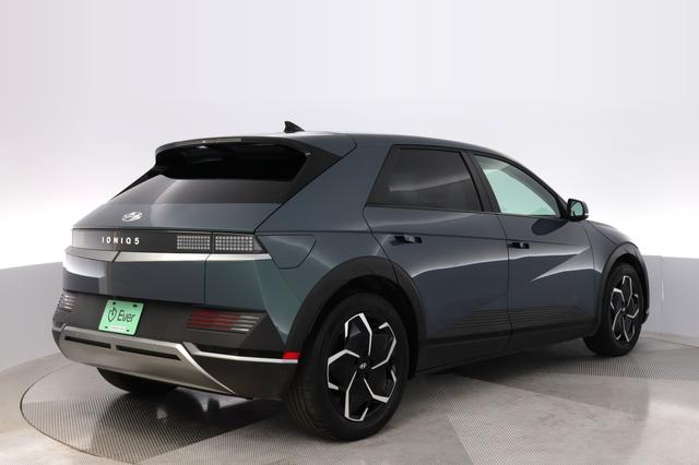 2024 Hyundai IONIQ 5 — photo 2 of 24