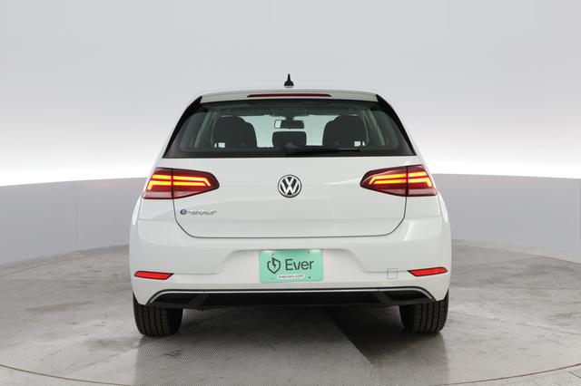 2018 Volkswagen e-Golf — photo 10 of 25