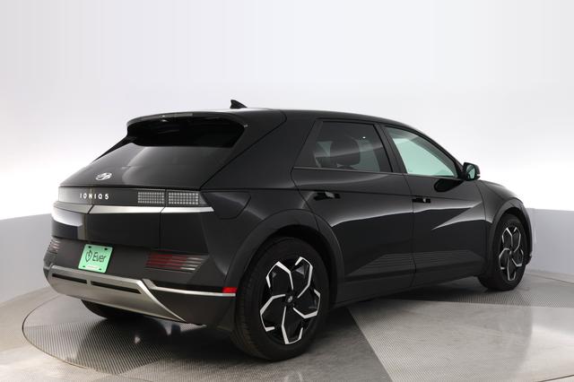 2024 Hyundai IONIQ 5 — photo 2 of 24