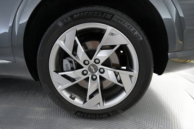 2025 Genesis Electrified GV70 — photo 7 of 24