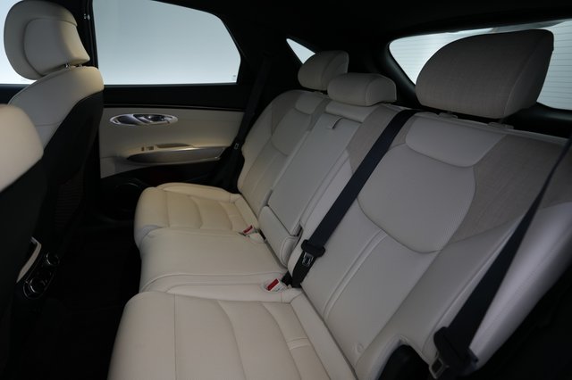 2025 Genesis Electrified GV70 — photo 19 of 24