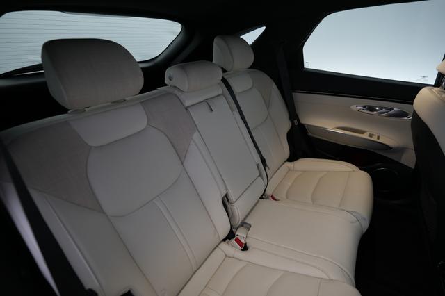 2025 Genesis Electrified GV70 — photo 4 of 24