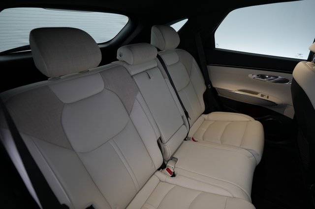 2025 Genesis Electrified GV70 — photo 4 of 24