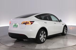 2021 Tesla Model Y — photo 2 of 24