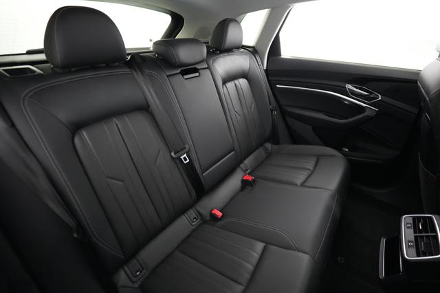 2019 Audi e-tron — photo 4 of 28