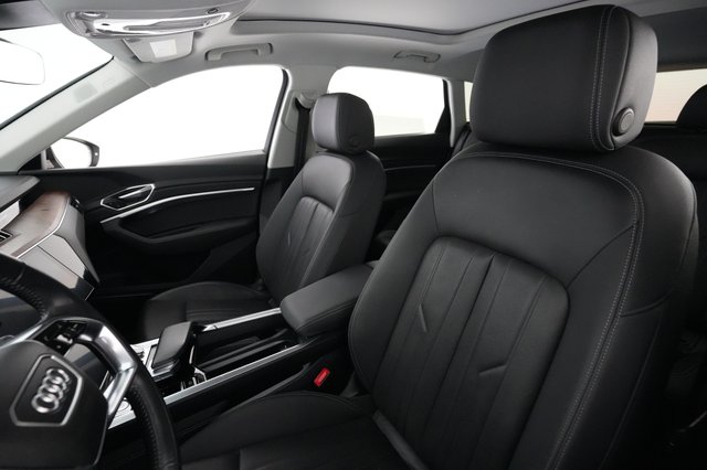 2019 Audi e-tron — photo 3 of 28